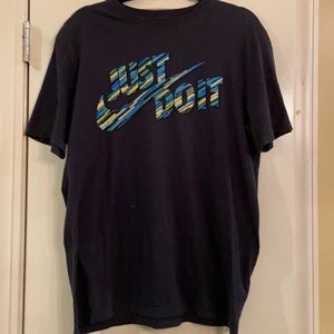 Nike men’s t-shirt size L